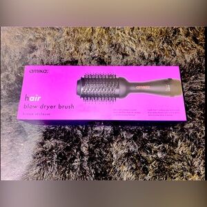 Amika Blow Dryer Brush